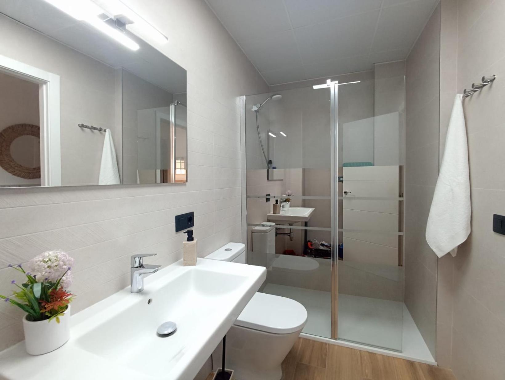 Apartamento Nuevo Centrico Con Aparcamiento Privado Incluido Alcala de Guadaira Ngoại thất bức ảnh